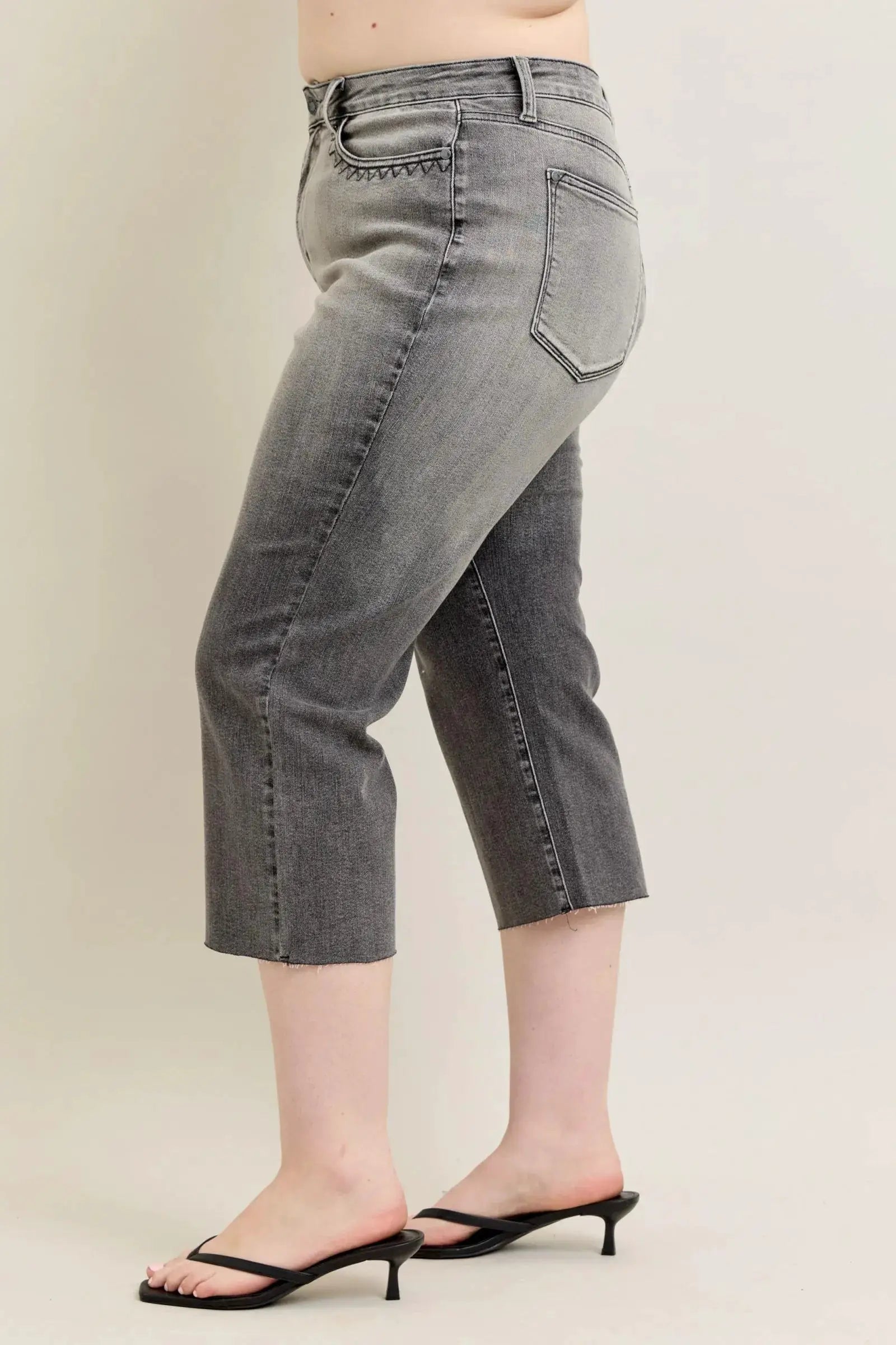 Judy Blue Full Size Wide Leg Capris Jeans Plus Size - Image 5
