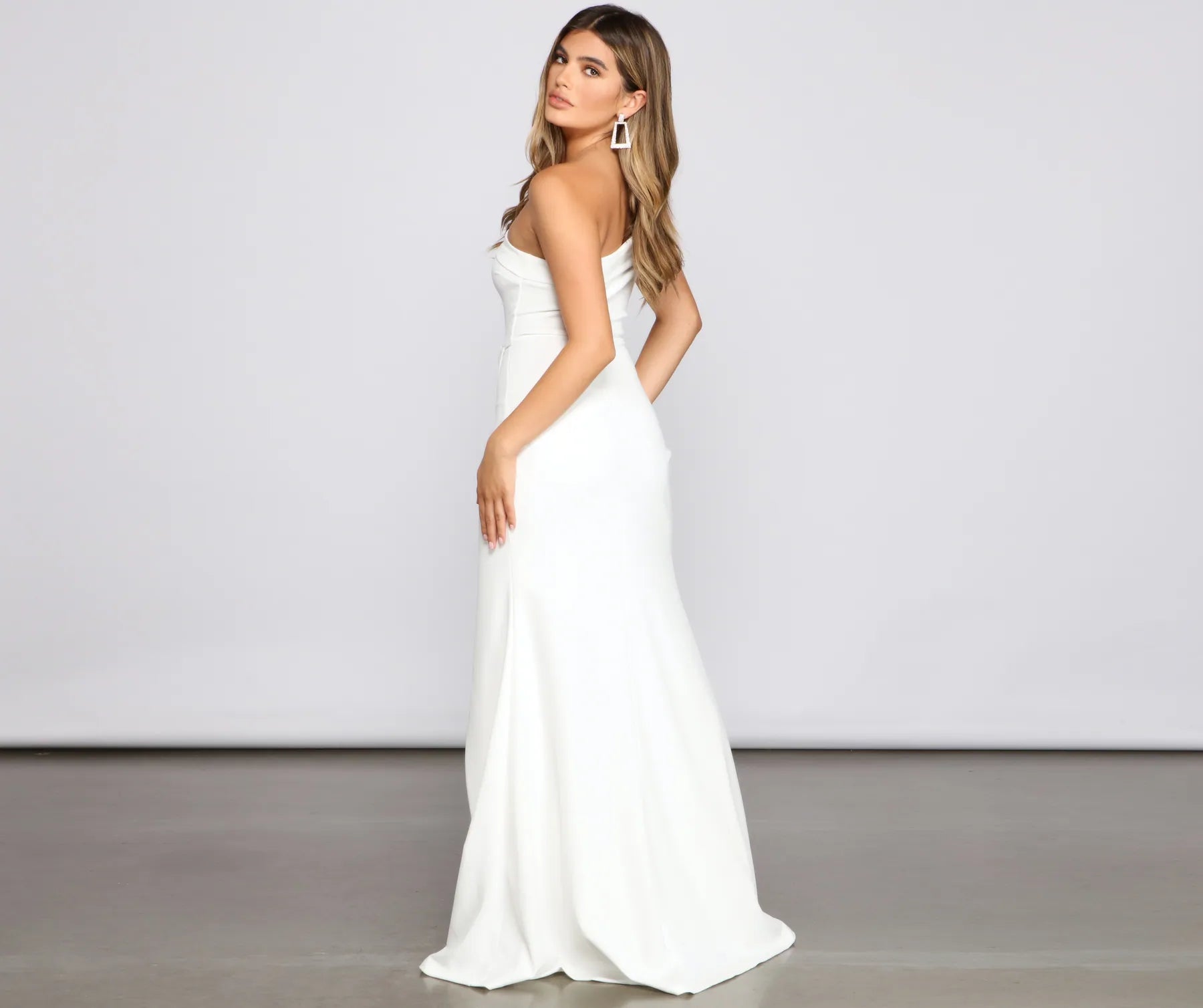 Susana Asymmetric Off-Shoulder Mermaid Dress - Image 10