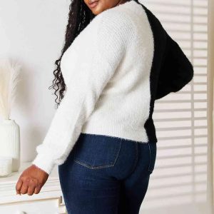 Woven Right Contrast Button-Front V-Neck Cardigan - Image 2