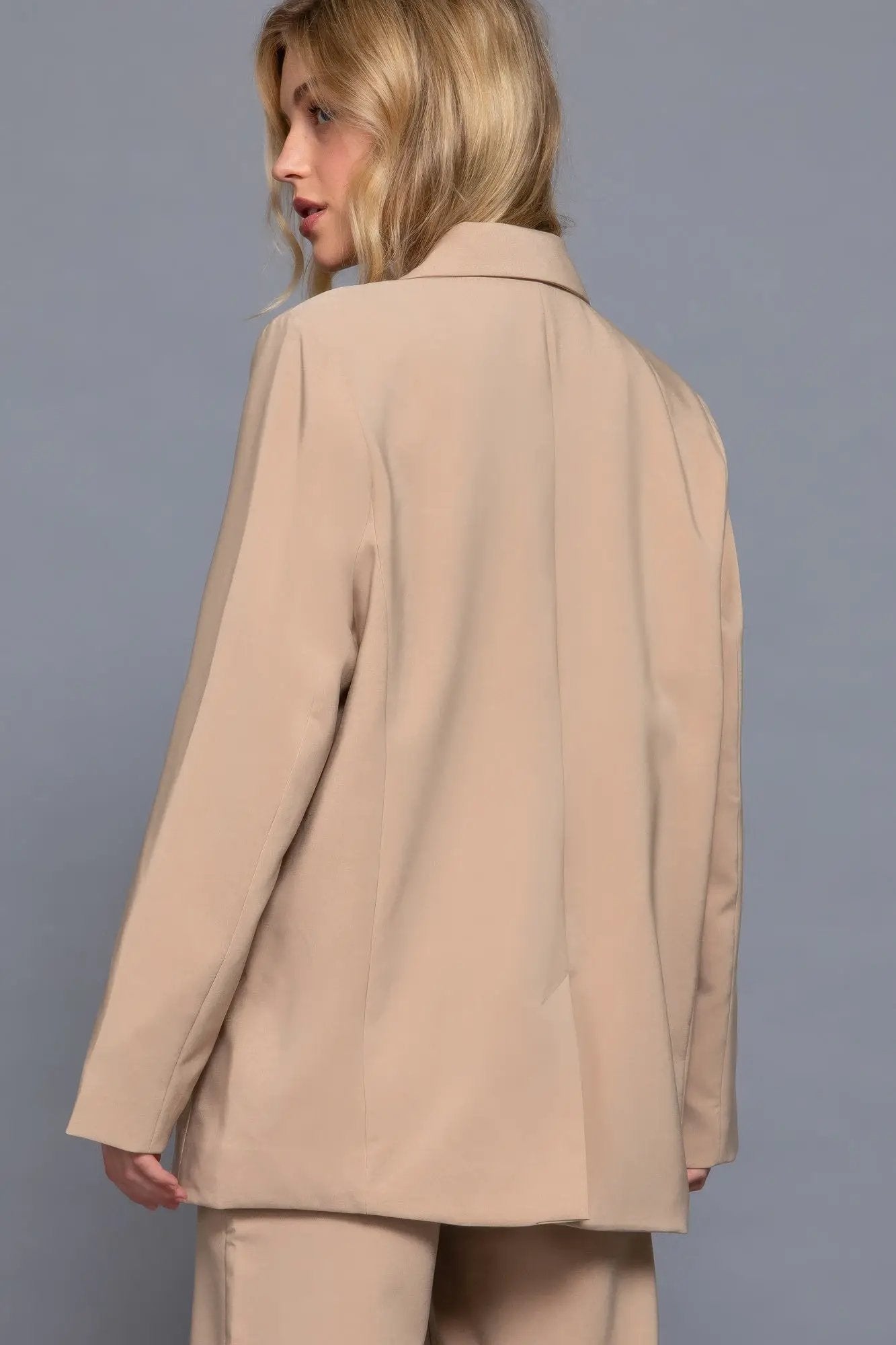 Long slv front button closure blazer - Image 5