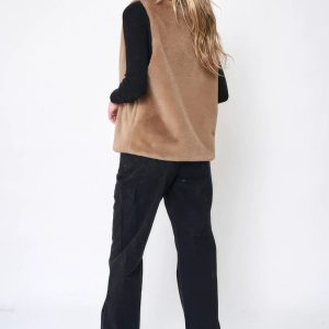 Solid Faux Fur Vest - Image 5