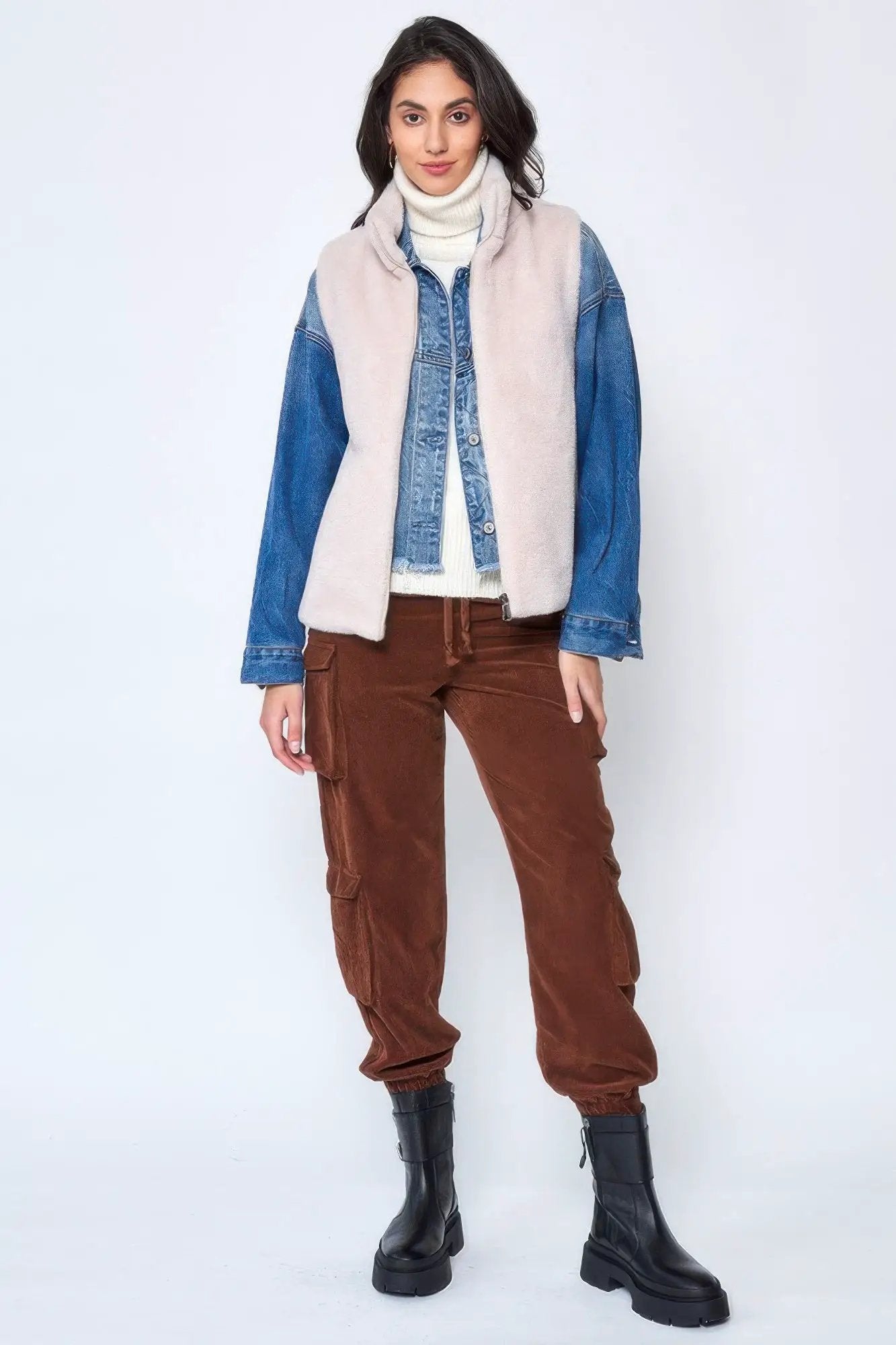 Solid Faux Fur Vest - Image 7