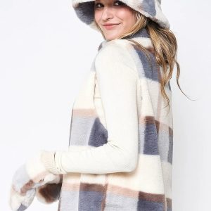 Plaid Faux Fur Vest - Image 2