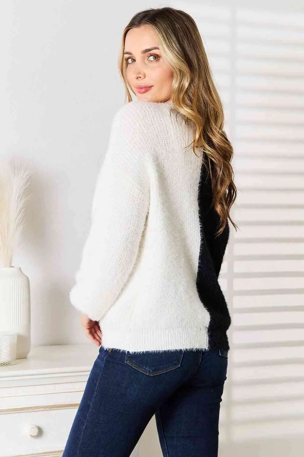 Woven Right Contrast Button-Front V-Neck Cardigan - Image 9