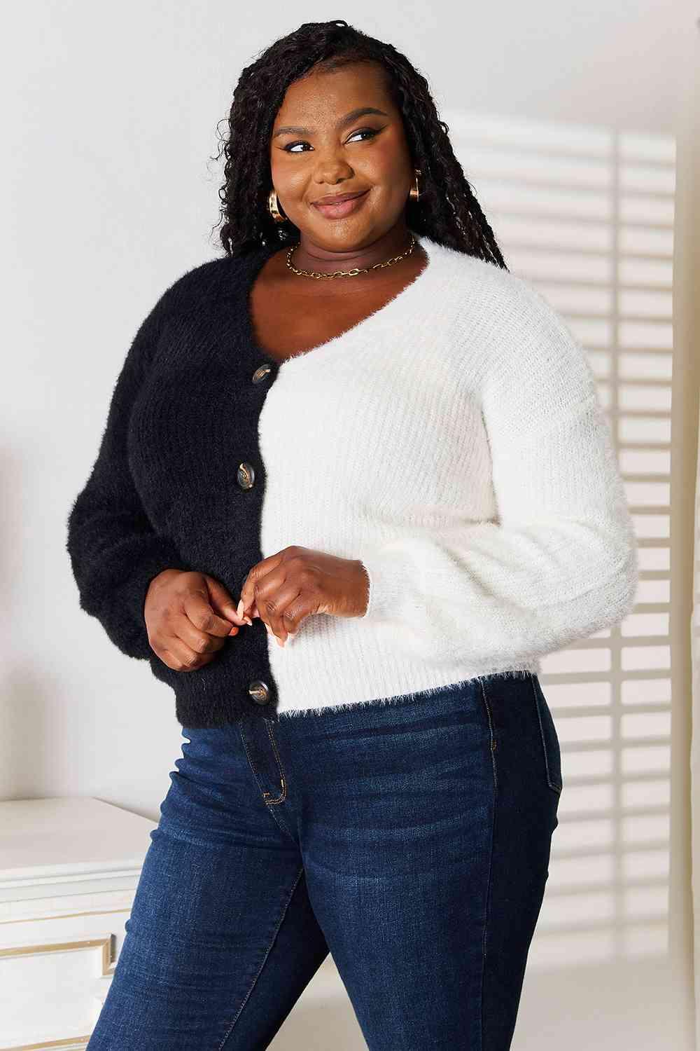 Woven Right Contrast Button-Front V-Neck Cardigan - Image 4